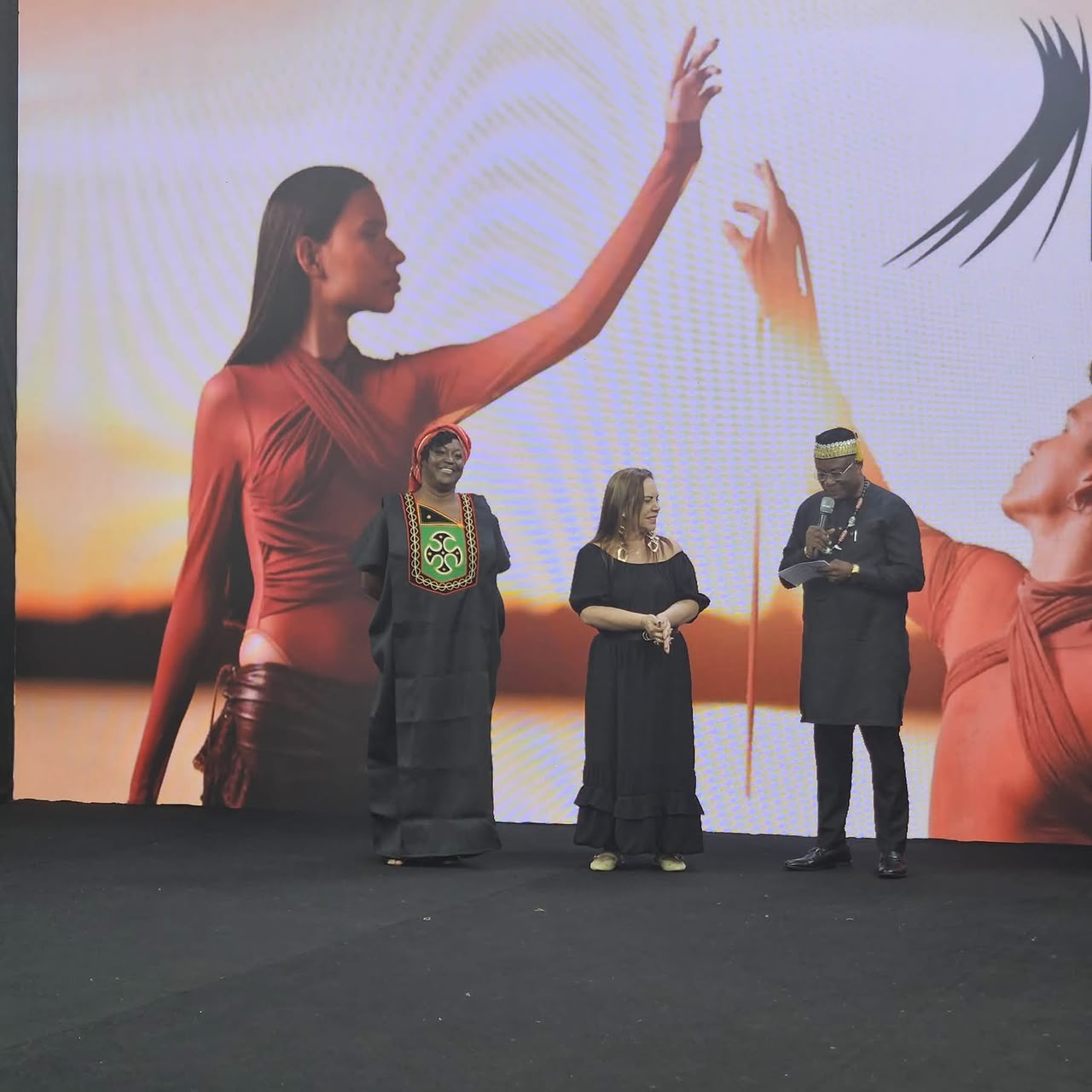 Mode : le Cameroun fait rayonner son patrimoine vestimentaire au Brasília Trends Fashion Week